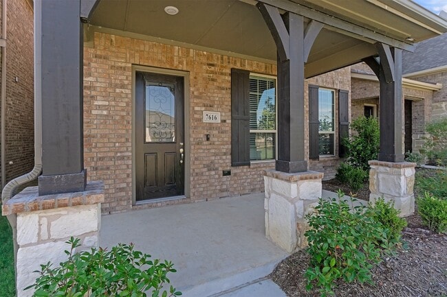 7616 Redondo Dr