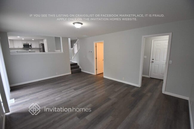 Photo - 5443 Komachin Loop SE