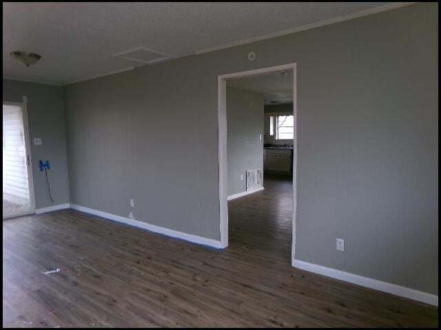 Building Photo - 305 Smart St