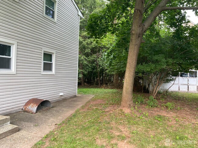 123 Highland Ave