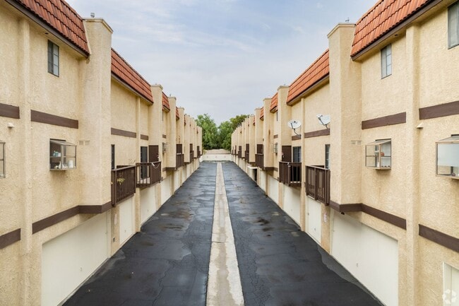 Photo - 5307 Colodny Dr.