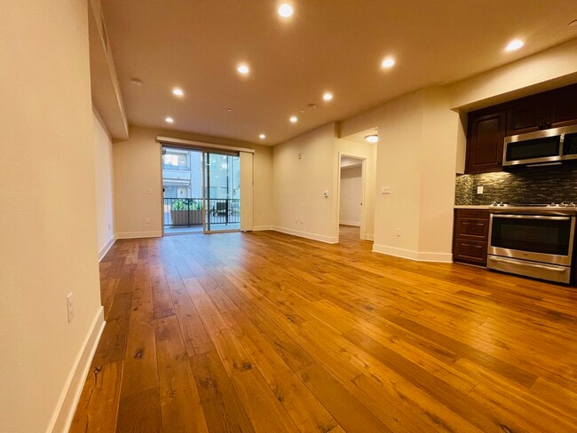 Living Room - 627 Deep Valley Dr Condo Unit 219