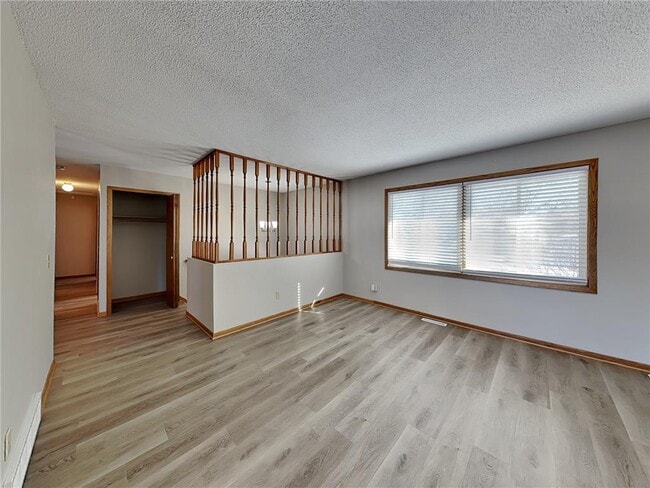 Photo - 11051 Quebec Ave N