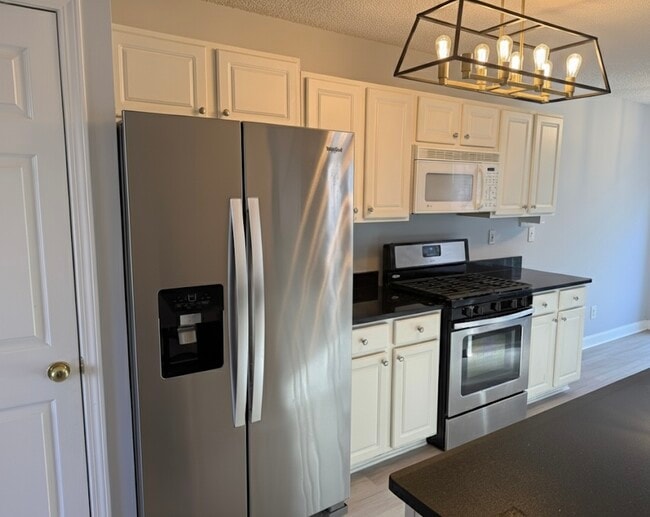 Photo - 13 Regency Rd