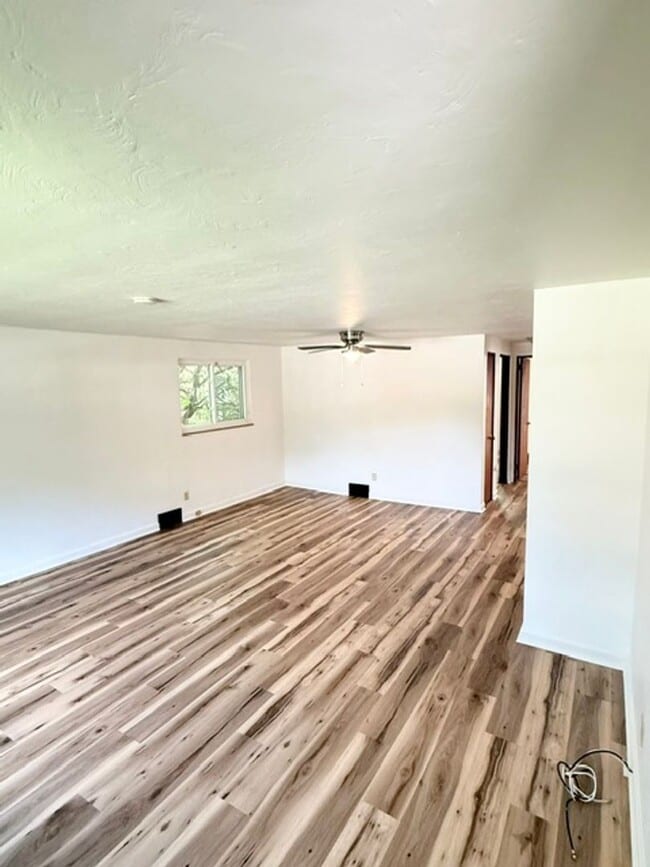 Photo - 2121 Pioneer Ave Unit Apt #1