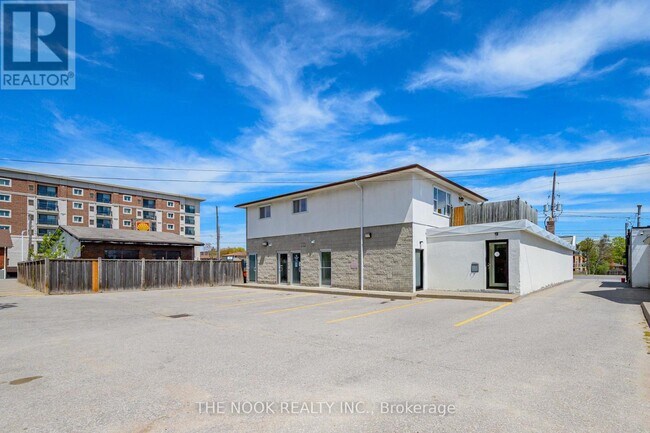 Photo - 948 Simcoe St N Unit A