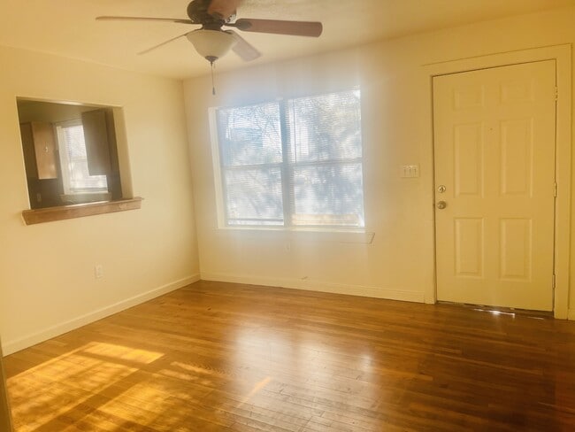 Photo - 1502 Avenue S