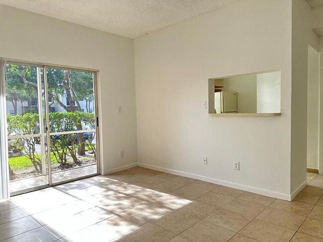 Building Photo - 601 Cypress Lake Blvd Unit E14 Rental