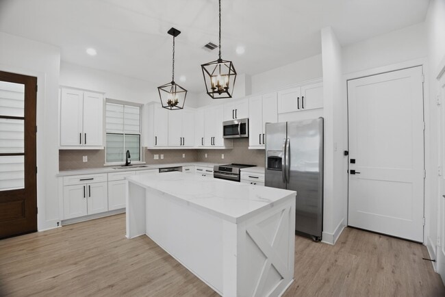 Photo - 6425 Highland Pine Ln