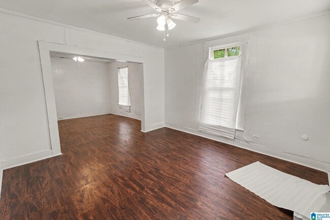 Photo - 220 Avenue Z