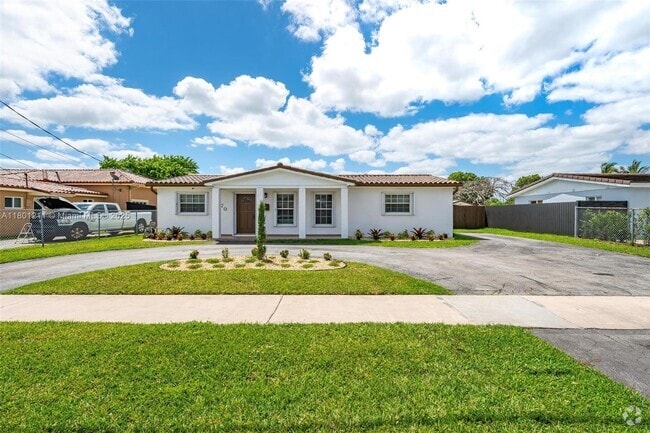 Building Photo - 9270 SW 15th St Rental