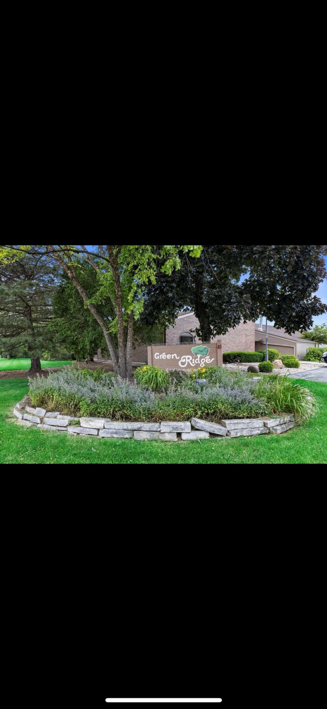 Building Photo - 5835 Cambridge Cir Unit 4