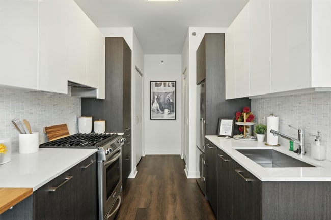 100 W Wacker Dr