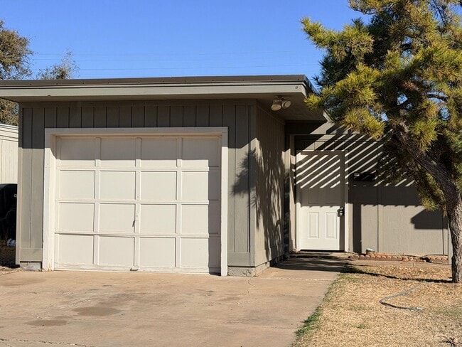 Photo - 3714 53rd St