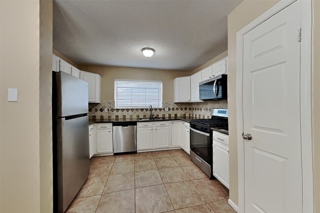 Photo - 151 E Pathfinders Cir