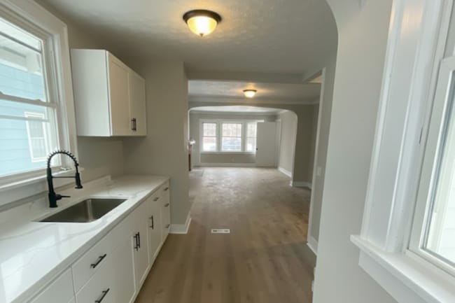 Photo - 1486 Middleton Rd