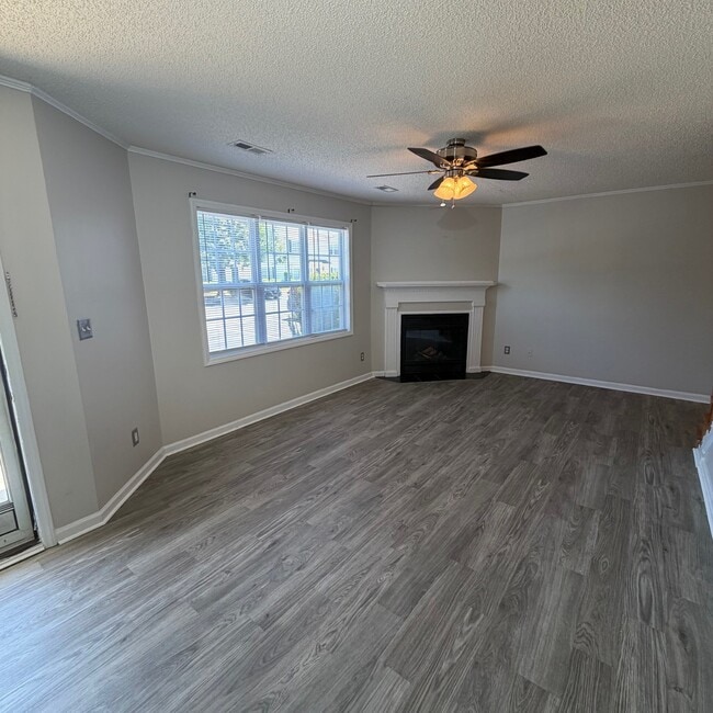 Photo - 2345 Vineyard Dr