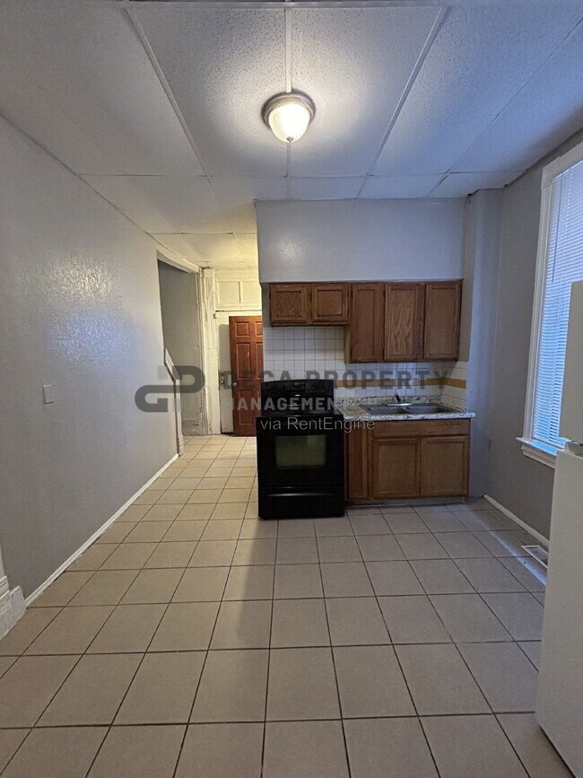 Photo - 3303 Chippewa St