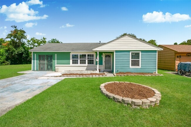 Building Photo - 1902 W Gulf St