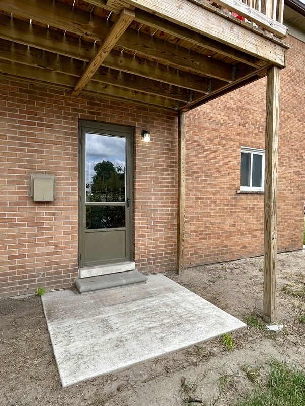 Photo - 1922 Goddard Rd Condo