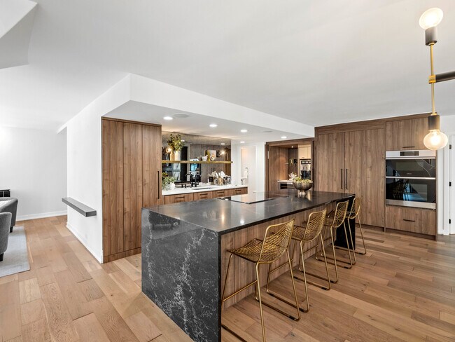 Photo - 200 E Delaware Pl Unit 8-9C