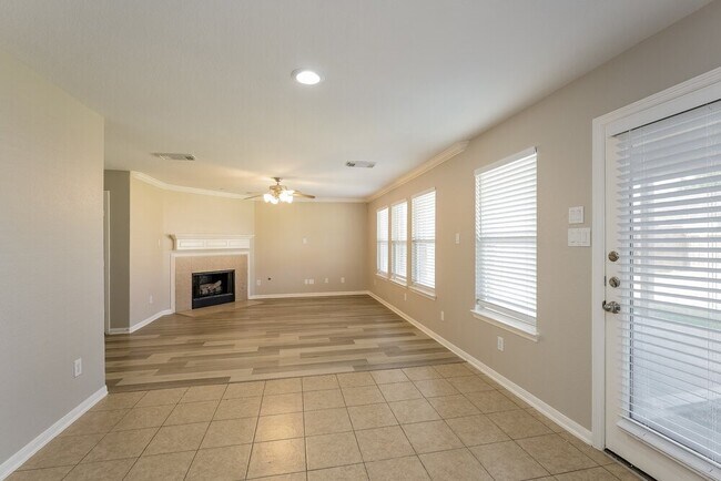 8410 Tararin Ln
