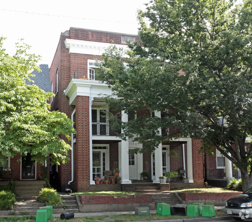 Photo - Pocahontas Apartments