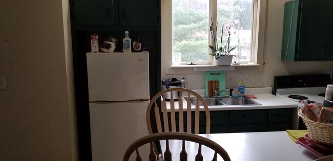 Photo - 1105 Glenfield Rd Unit 3