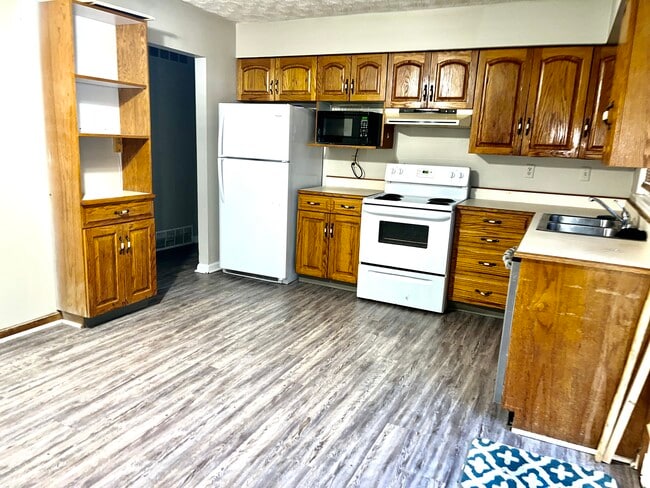 Building Photo - 3651 Niagara Dr Rental