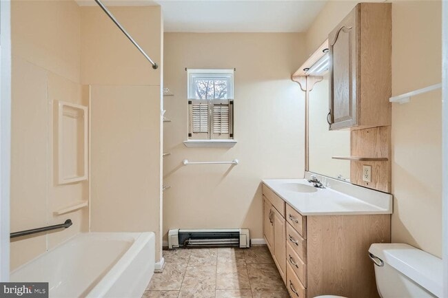 Photo - Large 1st Floor Aparment