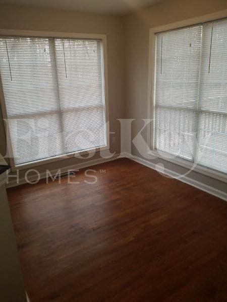 Photo - 730 Prescott Way
