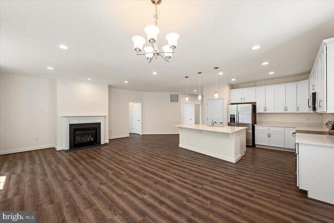 Building Photo - 105 Amberfield Ct