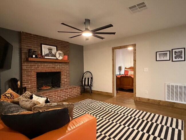 3 Bedroom 2 Bath House for Lease!!