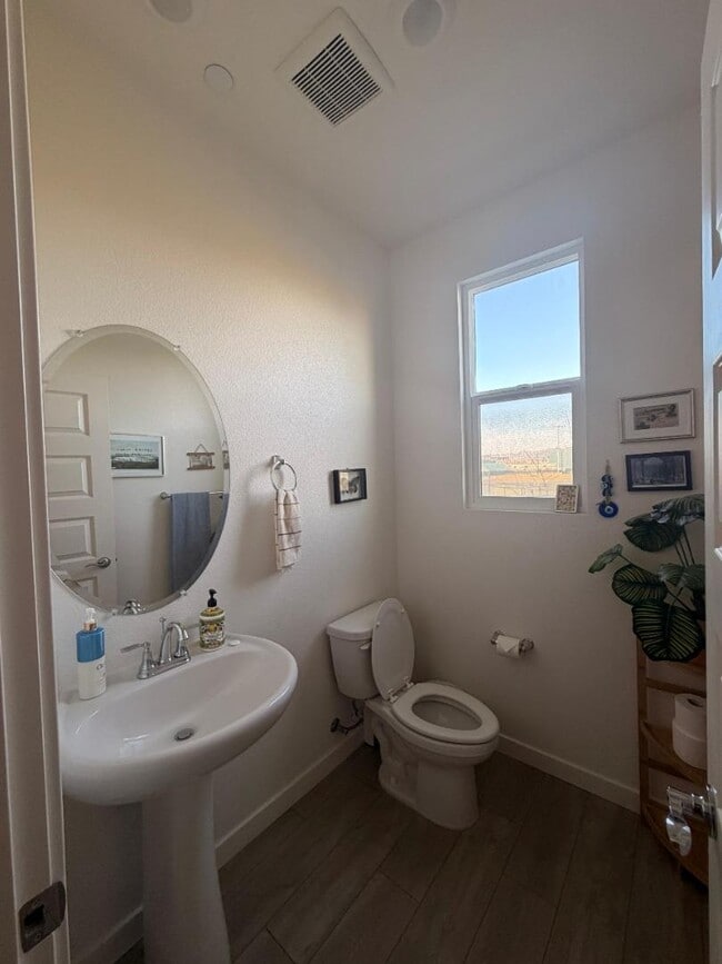 Photo - 1659 18th St