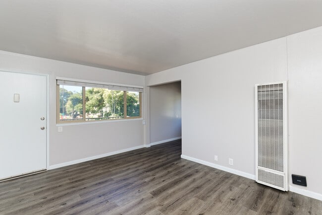 Photo - 3405 Dimond Ave