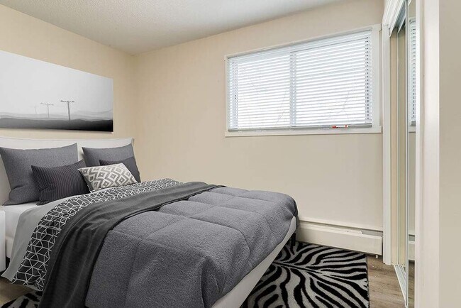 Photo - Montrose Apartments