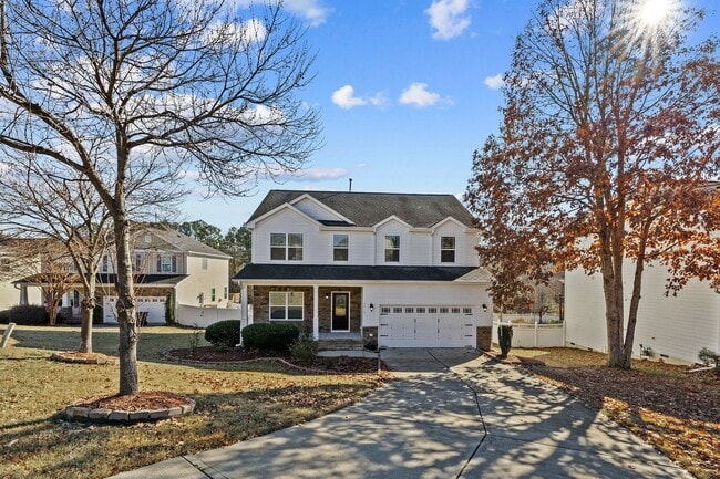 Building Photo - ***Beautiful Knightdale 4/2.5 W/ Private Pool***