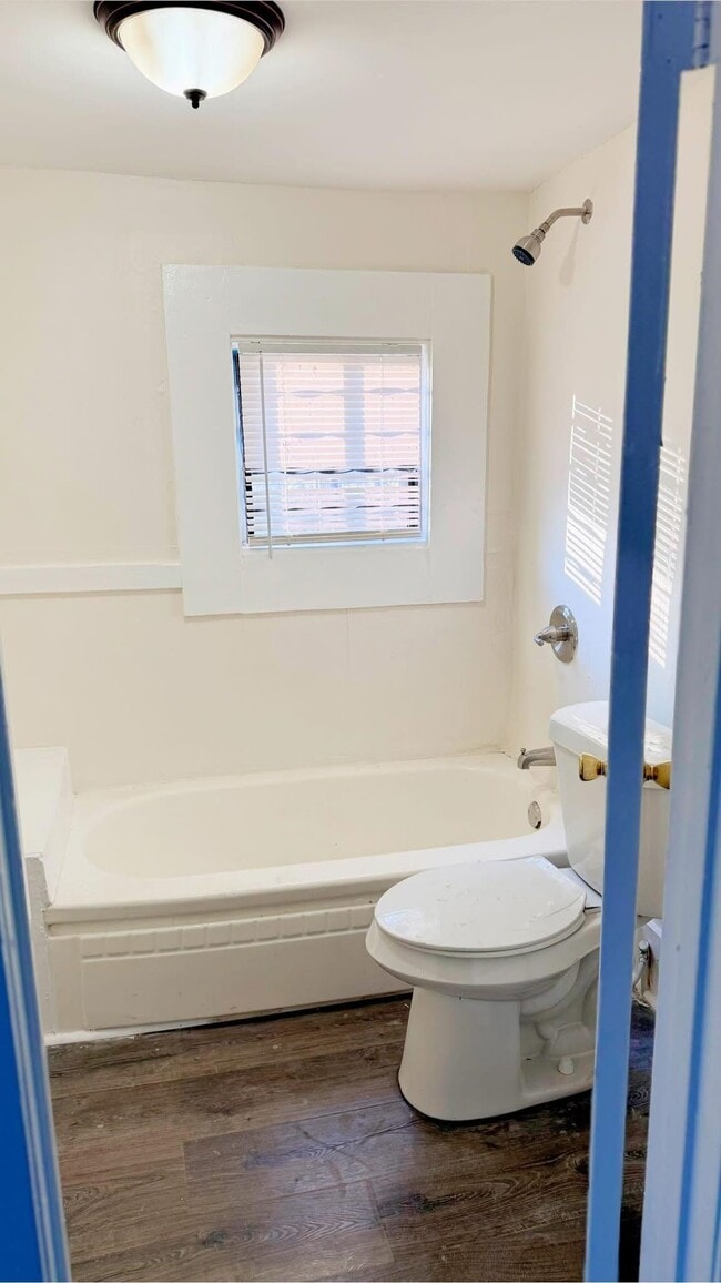 Photo - 1393 Michigan St