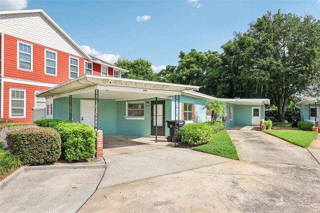 Photo - 1419 E Harding St Townhome