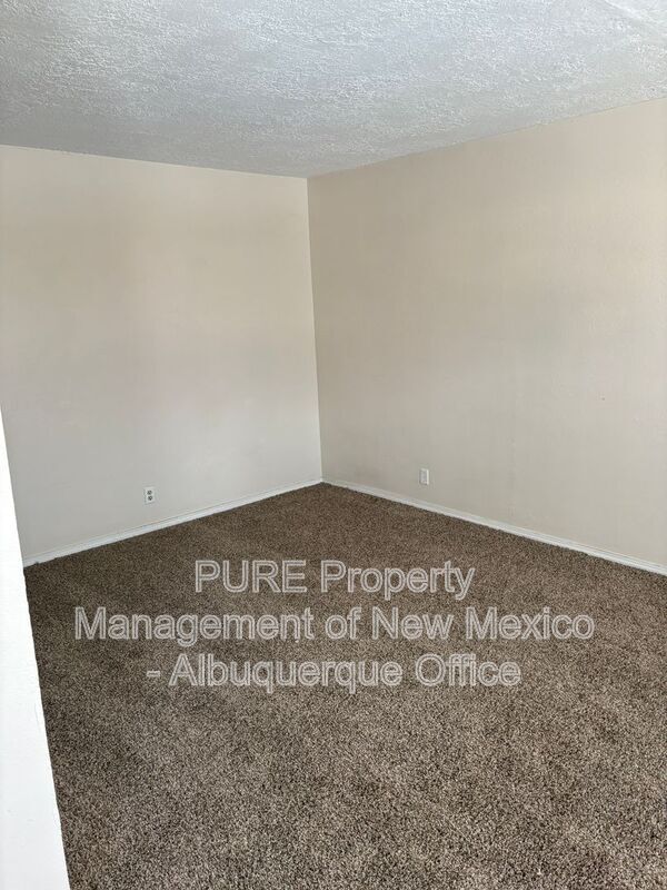 Photo - 12400 Hardin Ct NE Unidad D