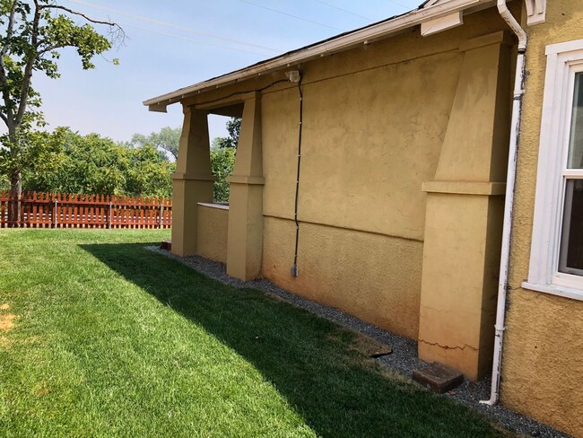 Photo - Enjoy The River Breeze On The Front Porch