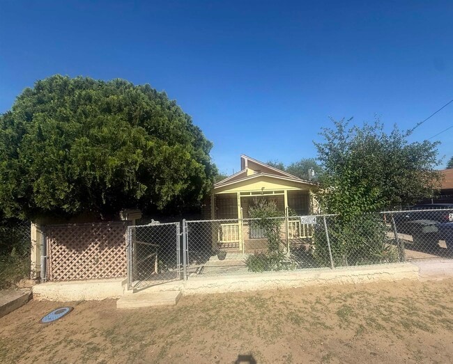 Photo - 2414 Sanders Ave