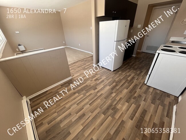 Photo - 2 Bed 1 bath APARTMENT located in Regina, SK - Rosemont area Unit 7