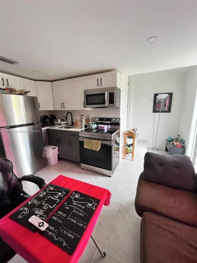 Photo - 1102 NW 103rd St Unit 3