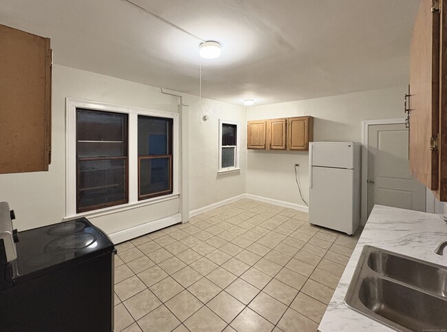 Photo - 72 Sterling St