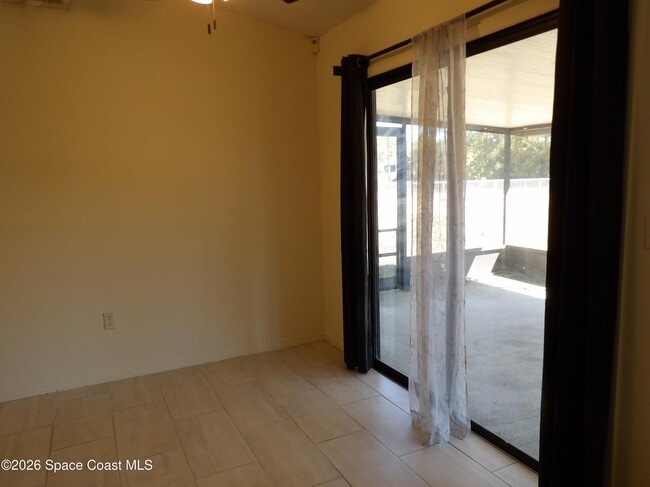 Photo - 419 Windswept Ave SW