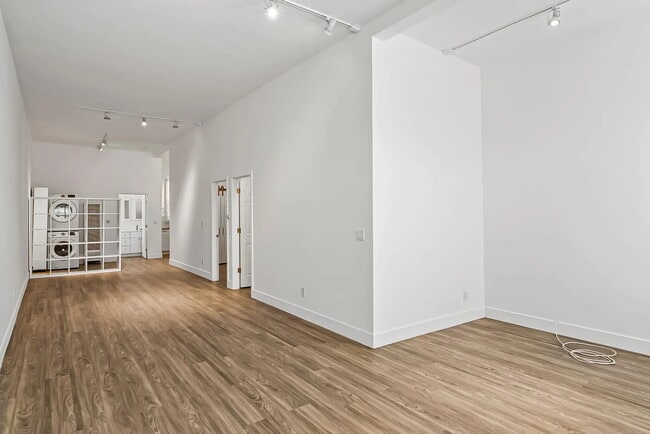 Photo - 1537 Lincoln Ave Apartments Unit 1