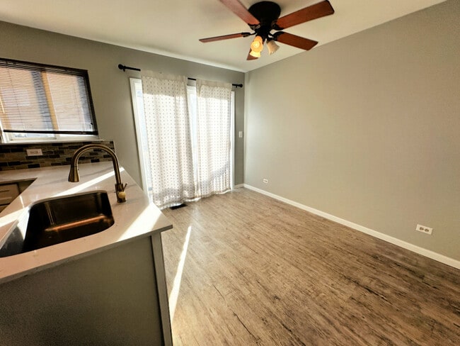 Photo - 924 Clover Ln