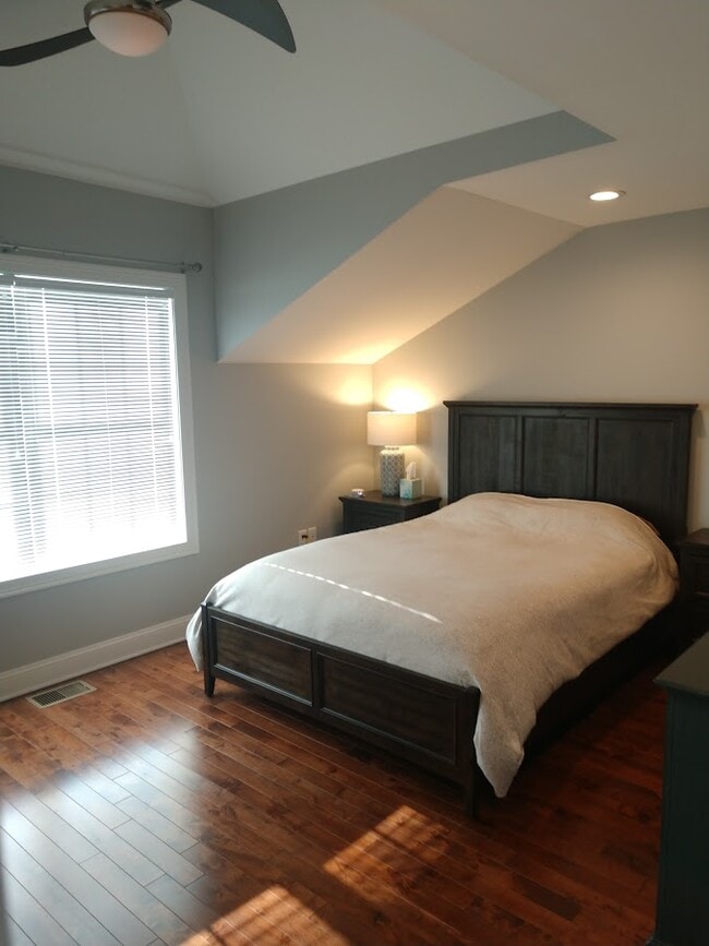 Photo - 777 N Main St