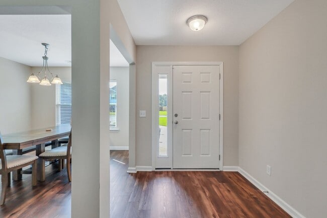 Photo - AVAILABLE MID-APRIL 2026! (Pet Friendly)